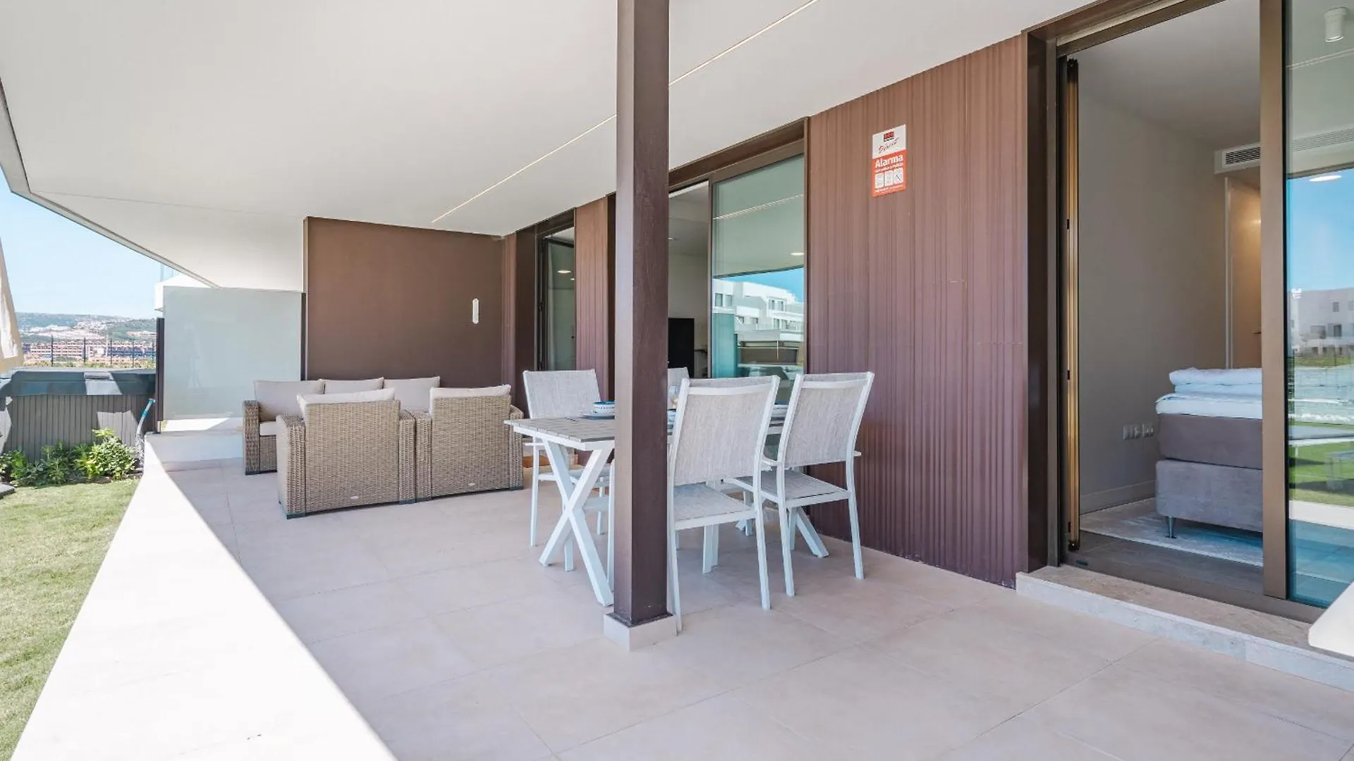12 La Sabina Pool View Apartment Estepona Spanien