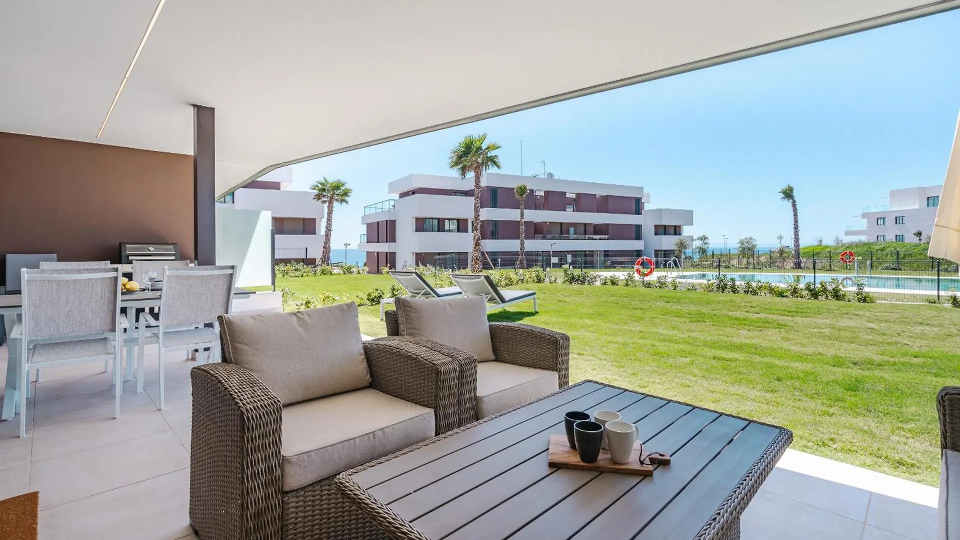 12 La Sabina Pool View Apartment Estepona