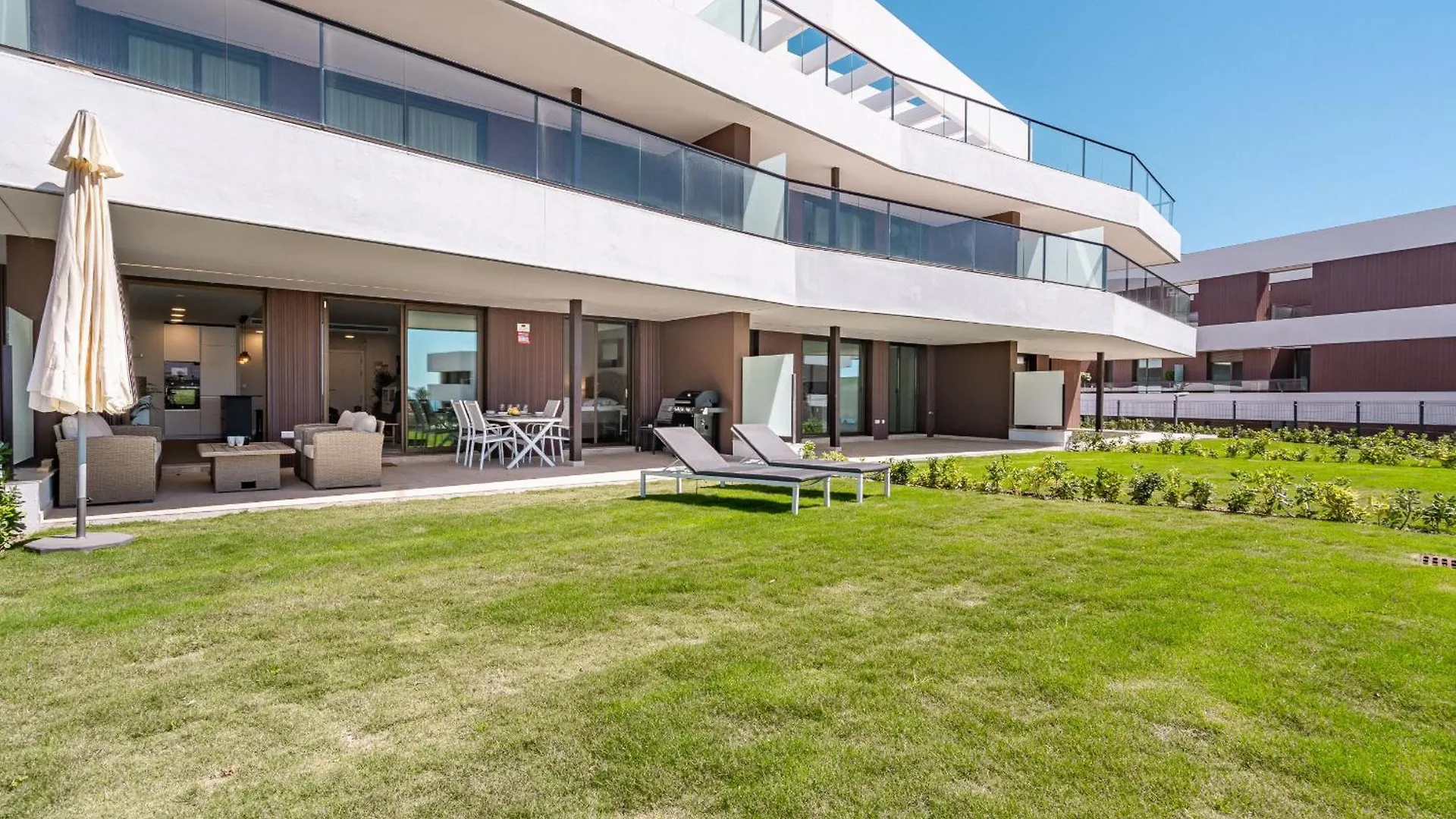 12 La Sabina Pool View Apartment Estepona Spain
